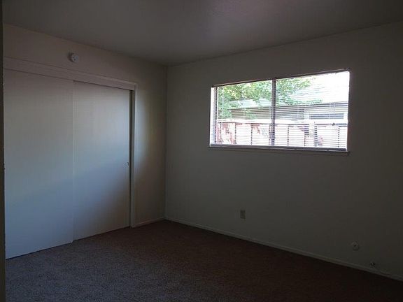 5th image of 9263 Corinthian Cir