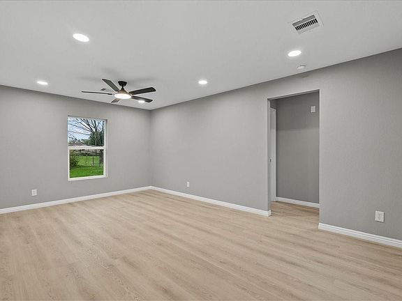 4th image of 123 Lake Rd