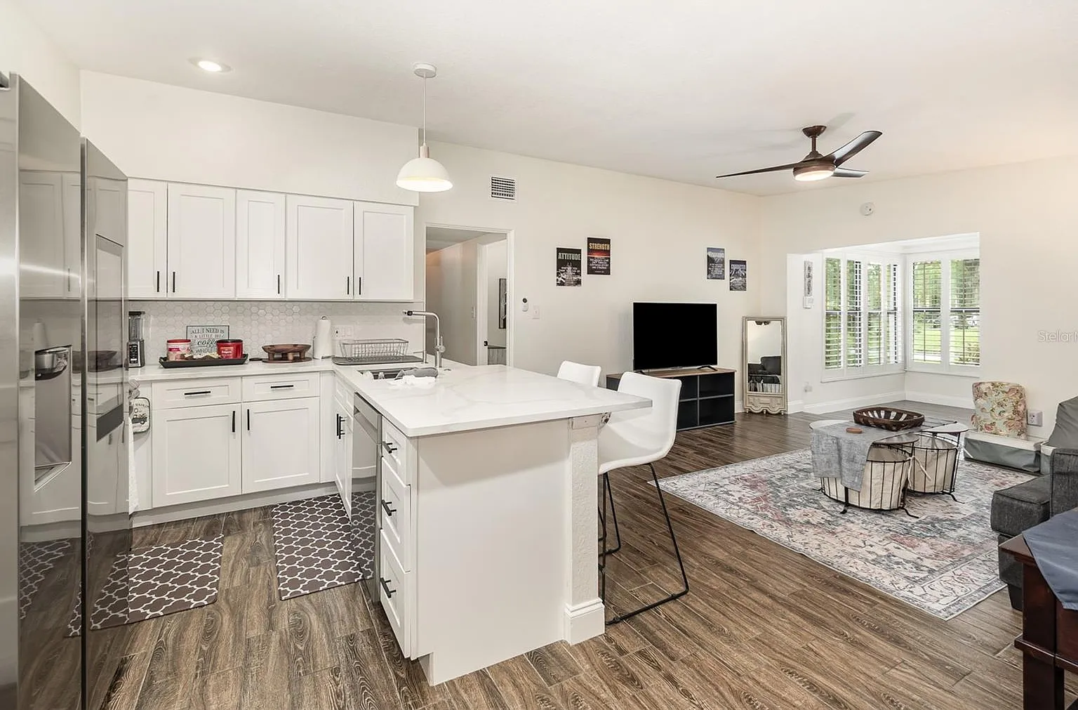 3 bed, 2.0 bath, 1569 sqft, $5,800 — Photo 4