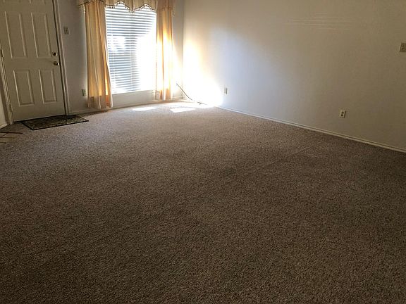 3rd image of 14422 Double Pine Dr