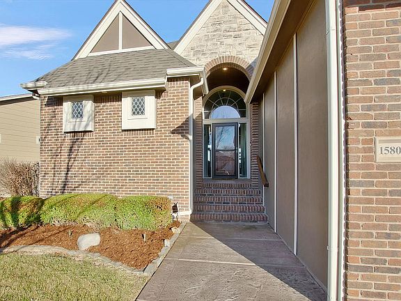 3rd image of 15806 E Majestic St
