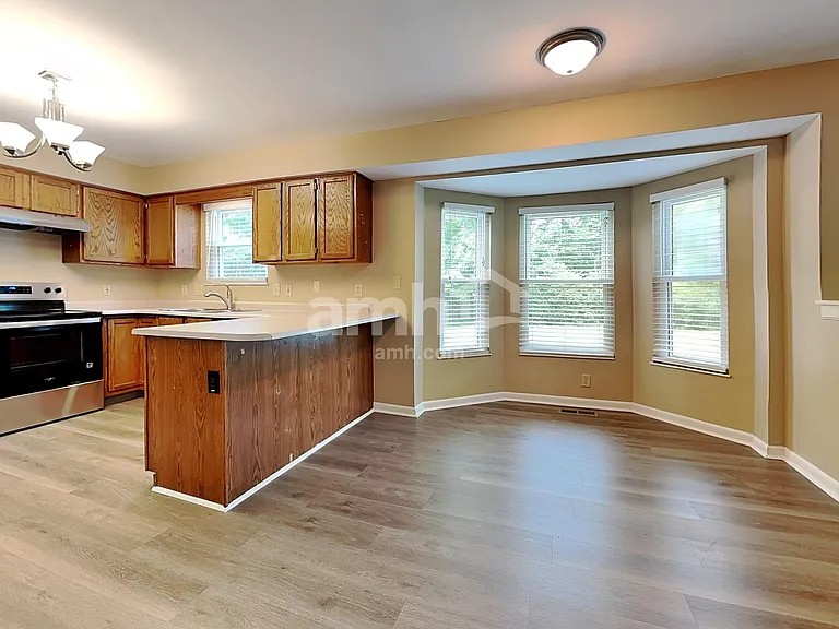 7037 Berry Blossom Ct — Photo 4