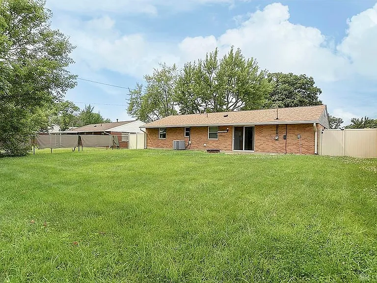 4554 Powell Rd — Photo 24
