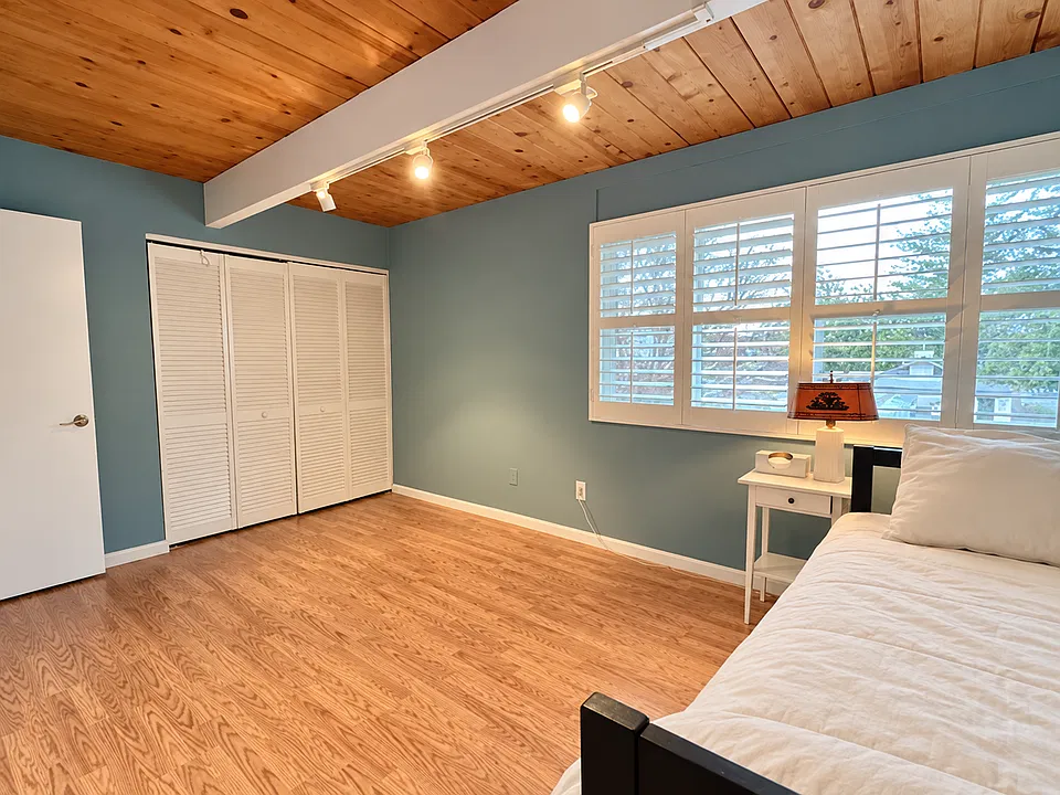 725H Blair Ct