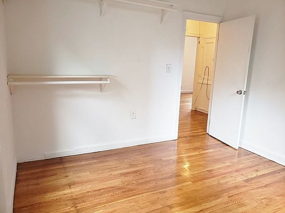 2nd image of 2105 33rd St APT 2C
