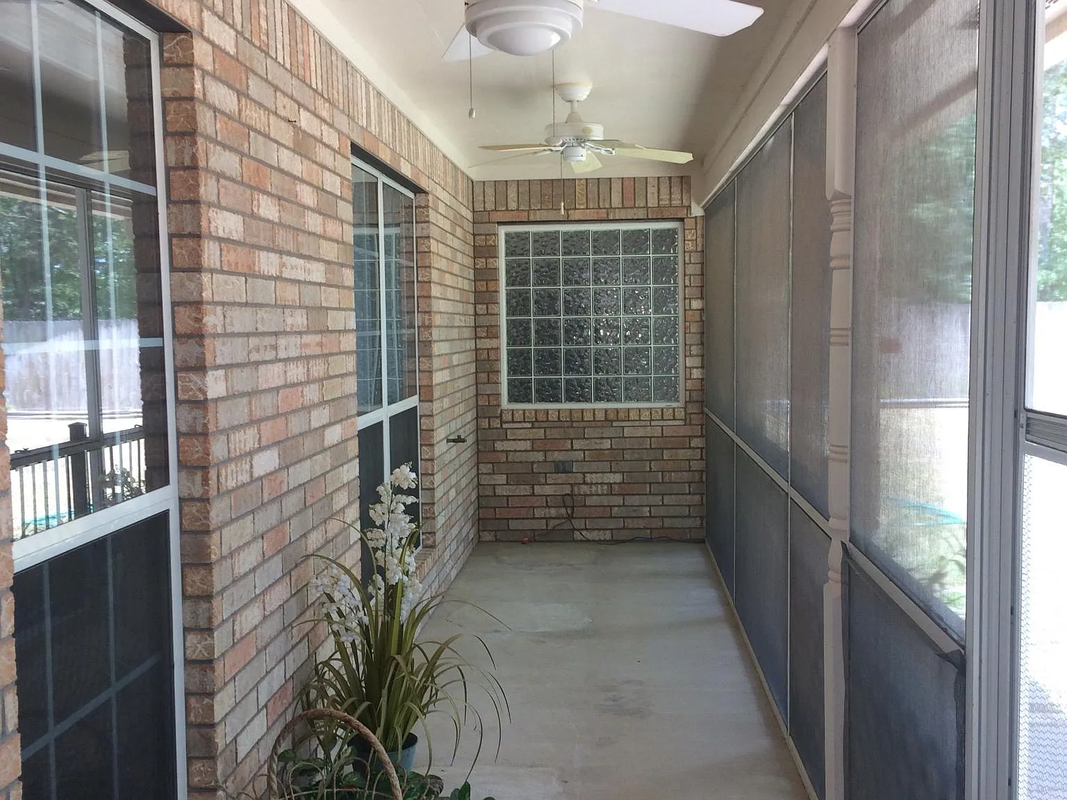 274 Hunters Glen Drive — Photo 1