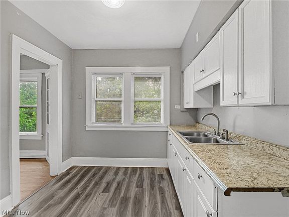 5th image of 1319 Lakewood Ave