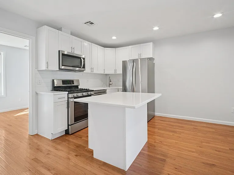240.5 South St #4 — Photo 2