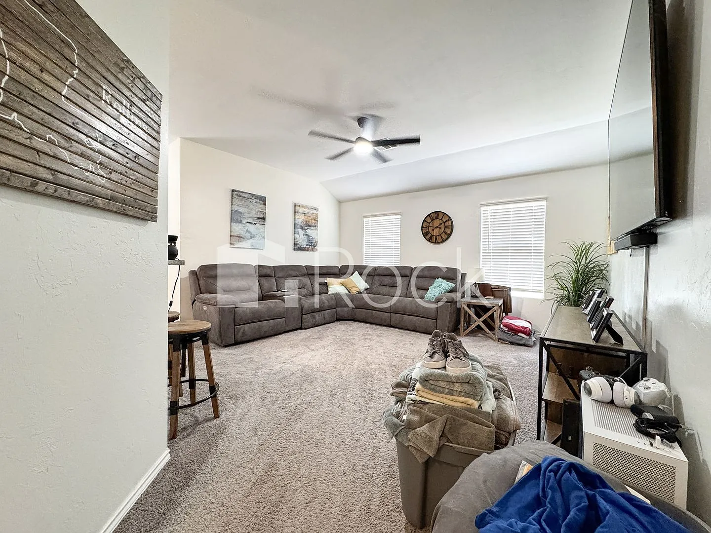 3 Bedroom Home in Newcastle — Photo 4