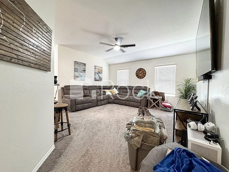 321 Karlee Ln — Photo 4