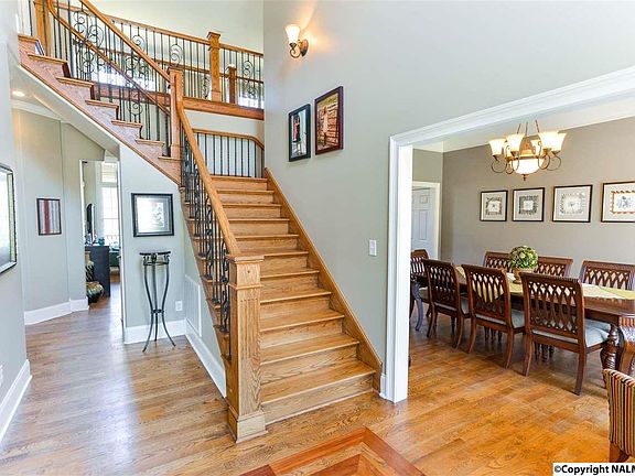 3rd image of 2519 Woodhurst Dr SE