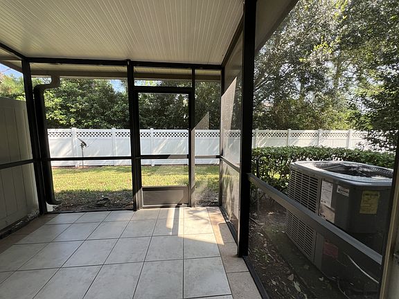 4th image of 3710 Creswick Cir #1-I