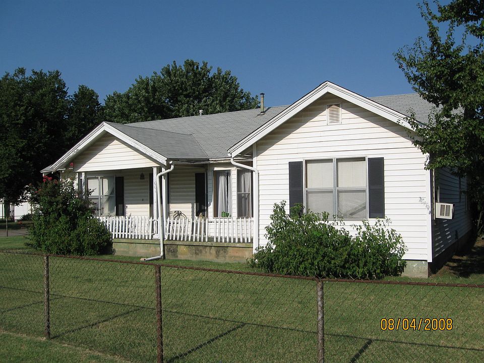 2nd image of 1001 N Boulevard St