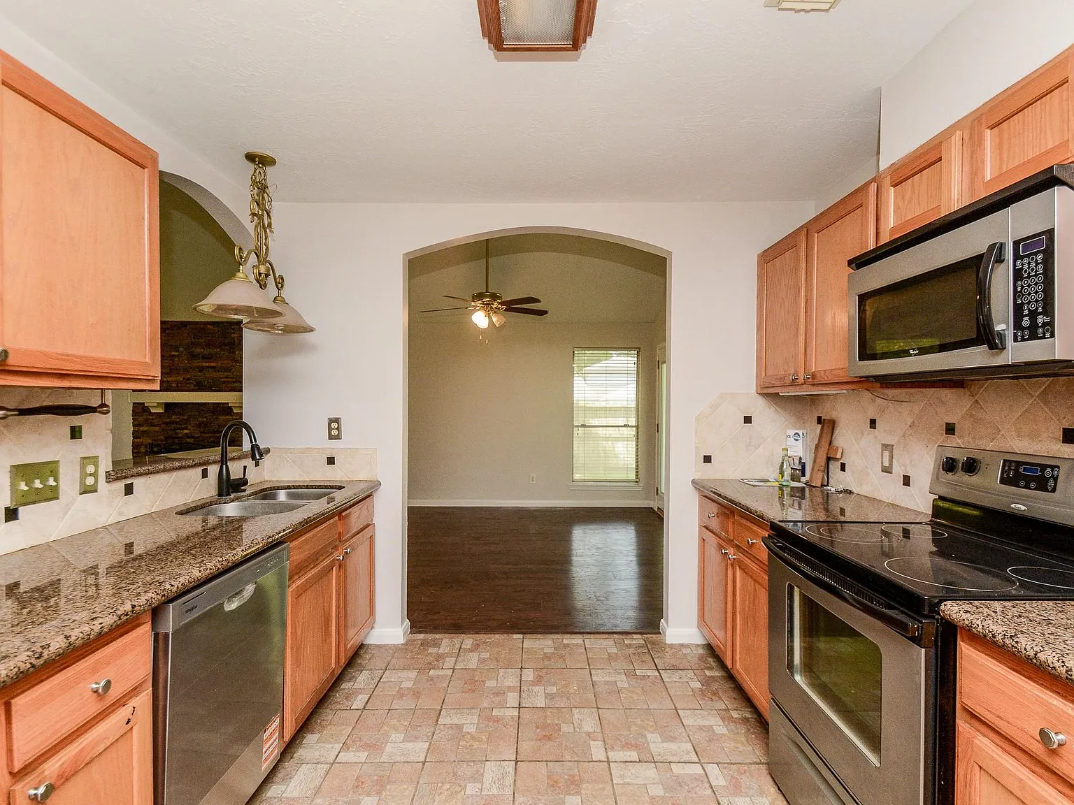 3 bed, 2.0 bath, 1503 sqft, $1,750 — Photo 4