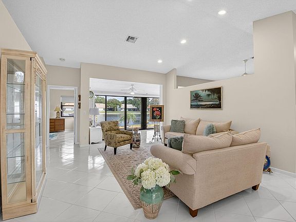 3rd image of 4771 Yardarm Lane