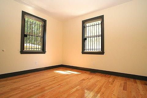 2nd image of 1905 W Diamond St #B