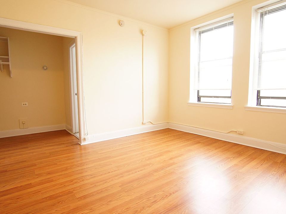 1st image of 2779 N Milwaukee Ave #113