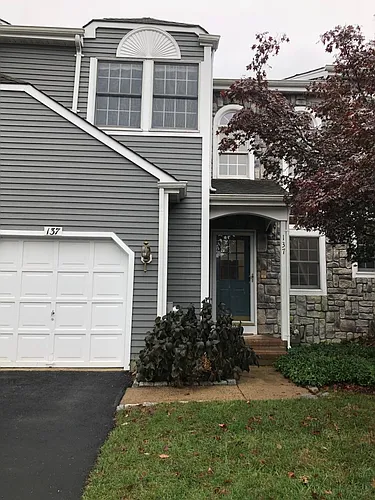 137 Summerhill Ct Photo 1