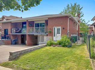 33 Robbinstone Dr #Basement, Toronto, ON M1B 2C4