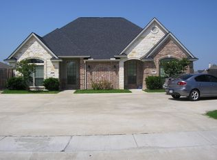 3831 Oldenburg Ln, College Station, TX 77845