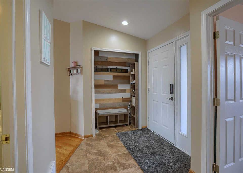 23002 Hoffman St, Saint Clair Shores, MI 48082 Zillow