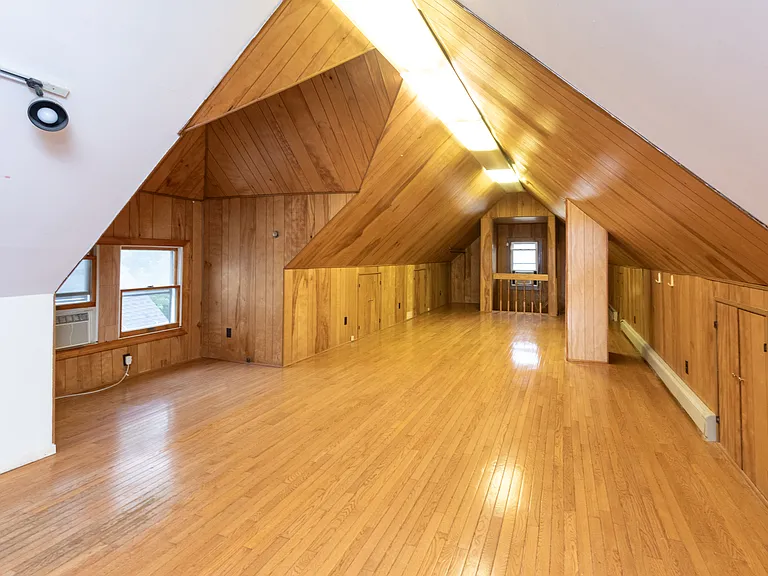 333 Montgomery St #2 — Photo 11