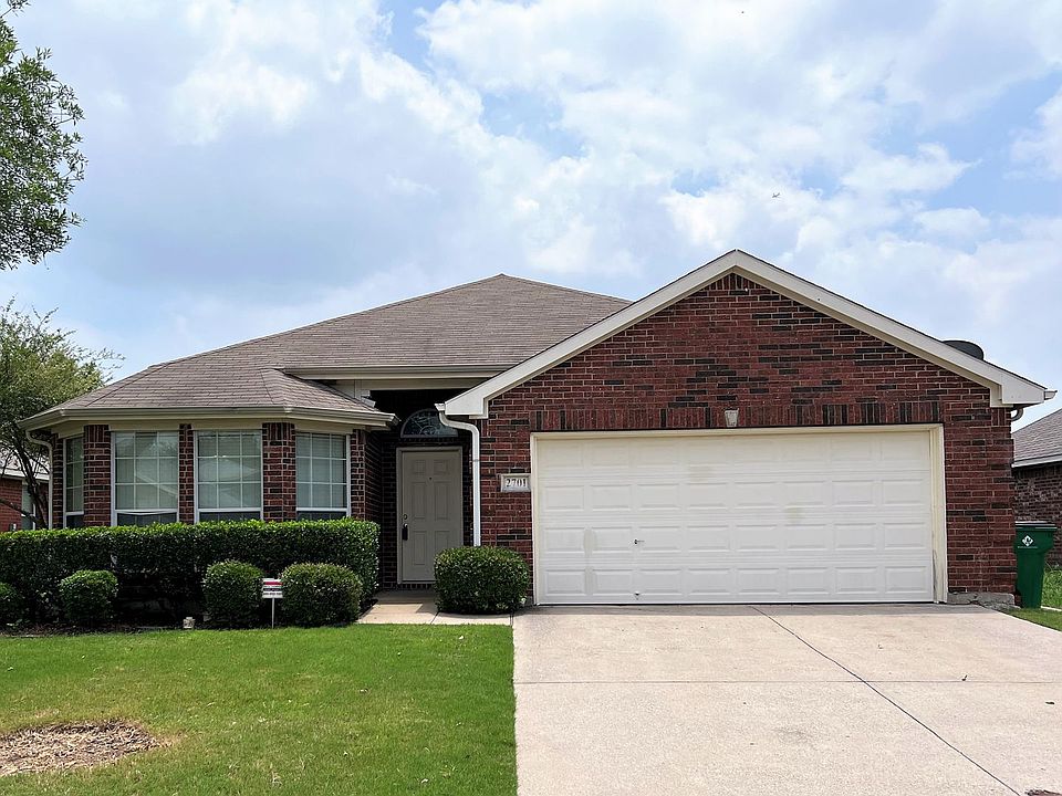 1st image of 2701 Emerald Ln