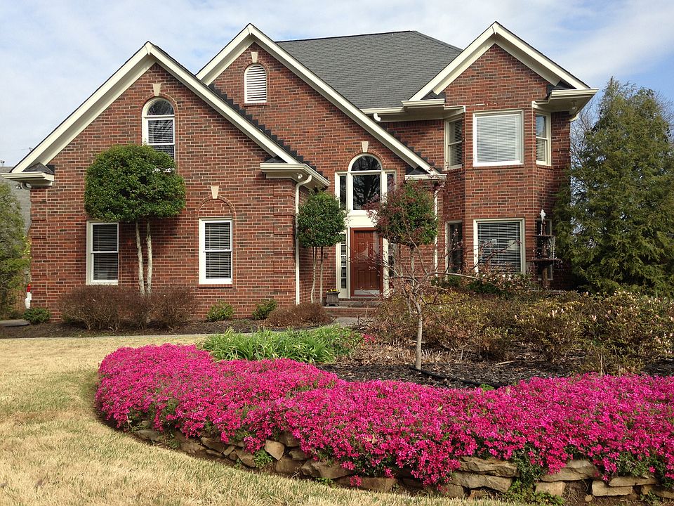 190 Edmond Court in March