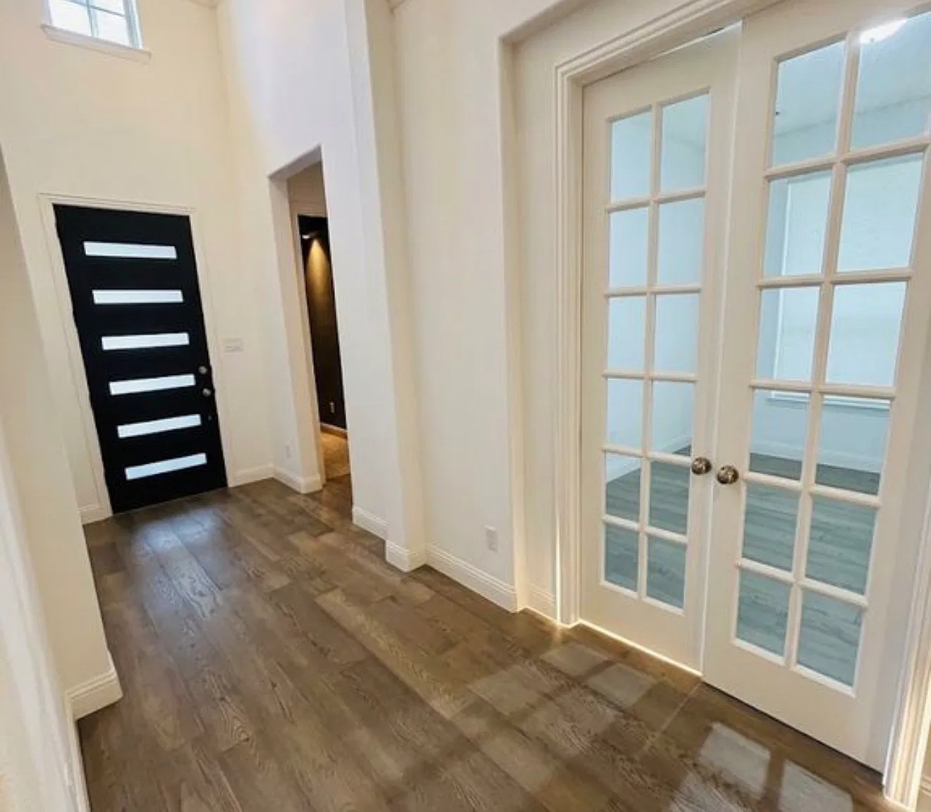 4 bed, 3519 sqft, $4,400 — Photo 4