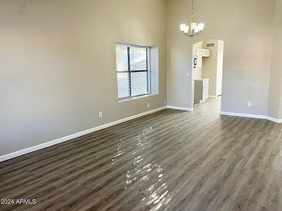 3rd image of 1307 E Taro Ln