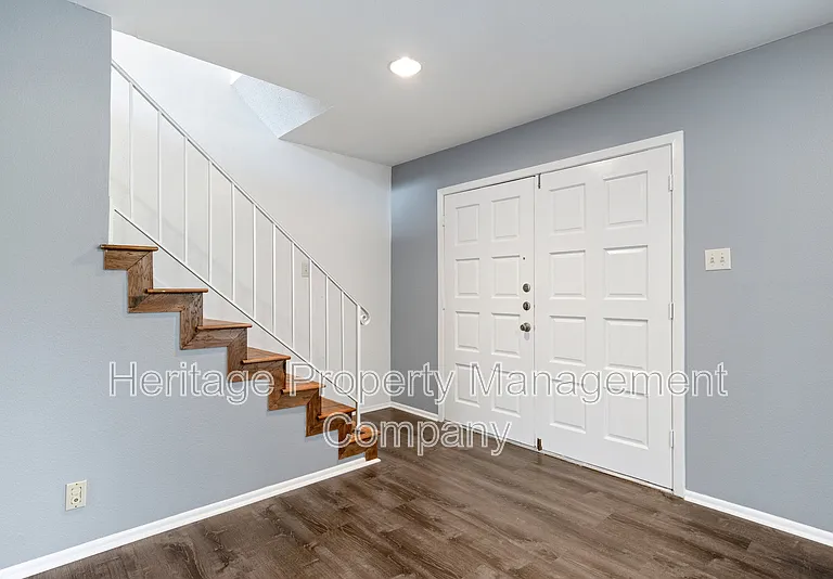 10958 Crown Park — Photo 3