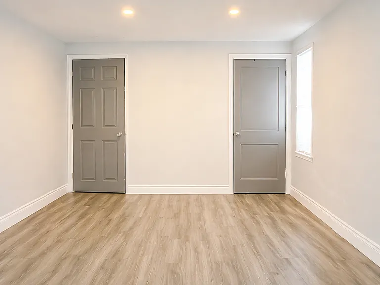 1008 Albert Rd — Photo 12