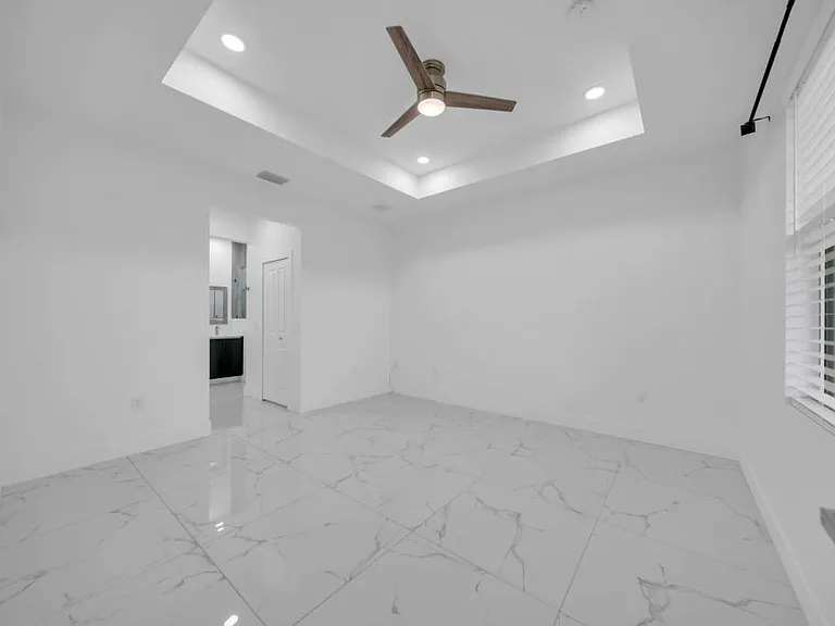 325 Paulcrest Ave — Photo 21