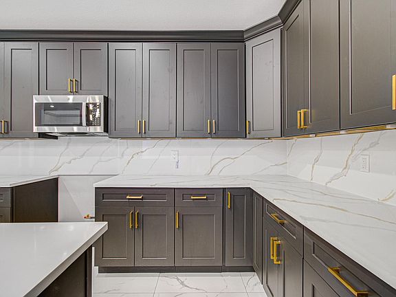 3rd image of 14414 Castle Cove Ln