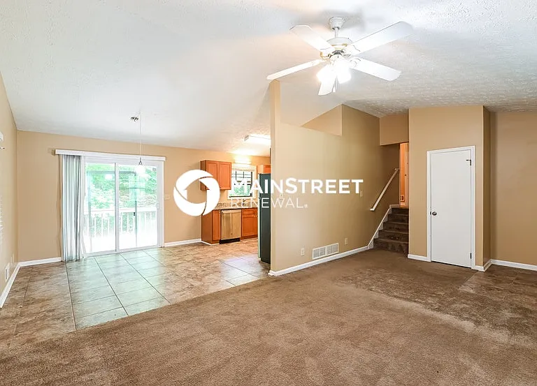 372 Kings Hill Ct SE
