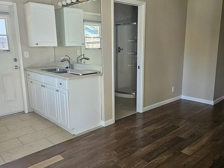 300 Cambridge Dr #NA — Photo 6