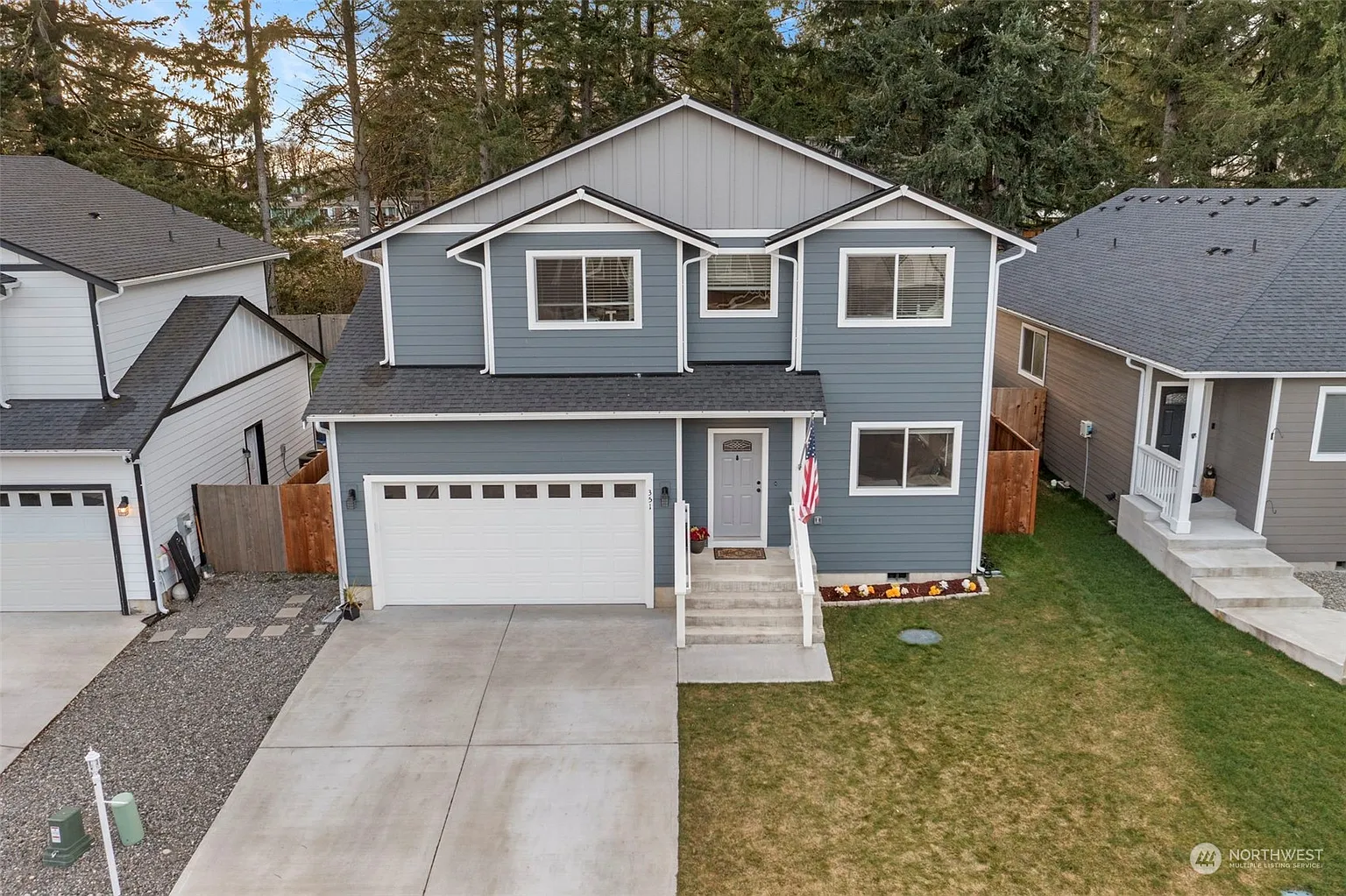 351 Briar Lane S photo 1