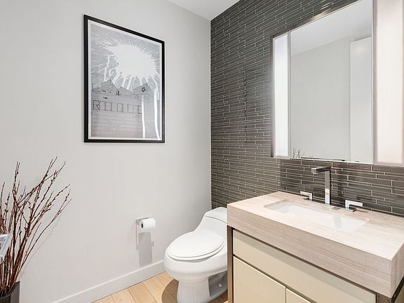 4th image of 75 Wall St APT 21K