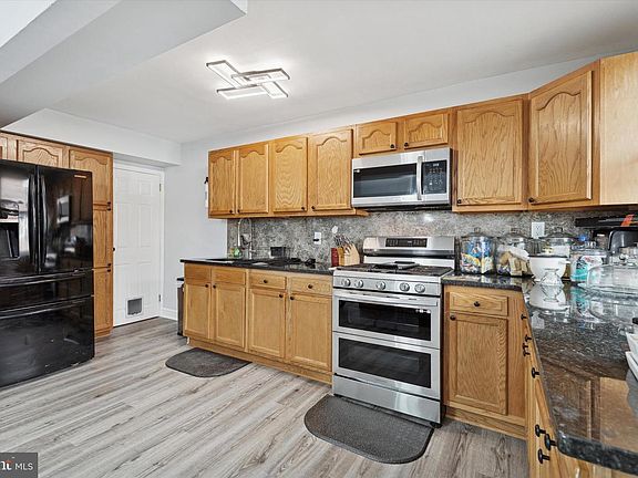 3rd image of 8259 Williams Ave