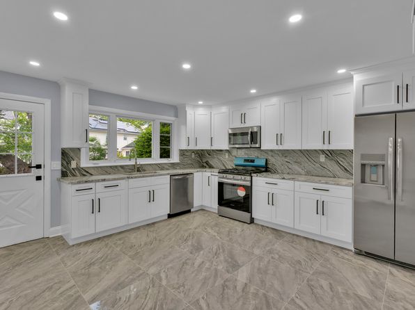 1495 Morris Ave #1A