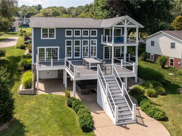 702 Latonka Dr, Mercer, PA 16137