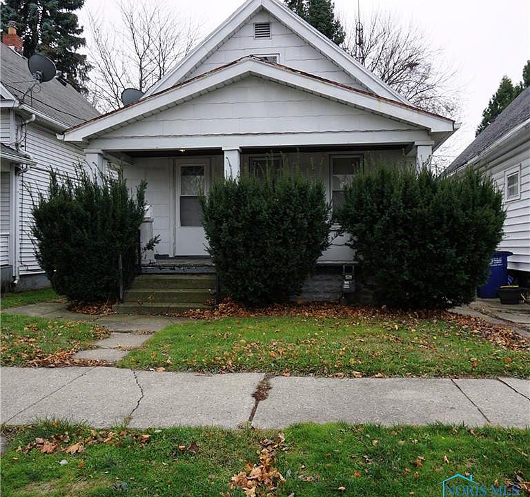 1st image of 34 E Streicher St