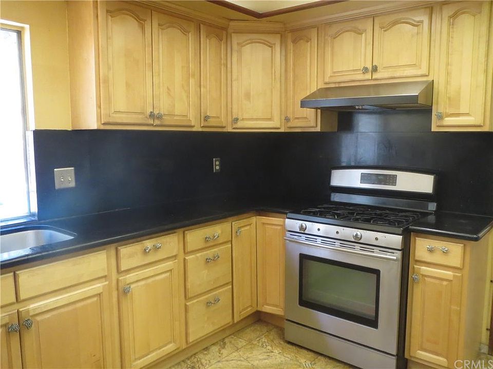 1st image of 820 Great Bend Dr