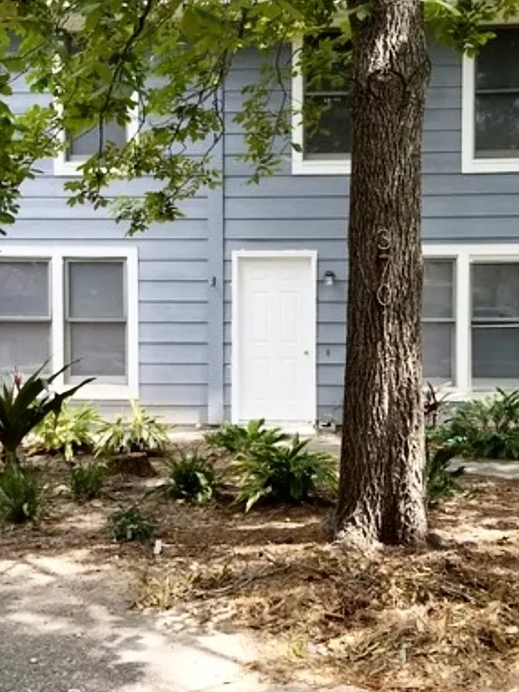 3701 SW 29th Terrace - 3 - C — Photo 1