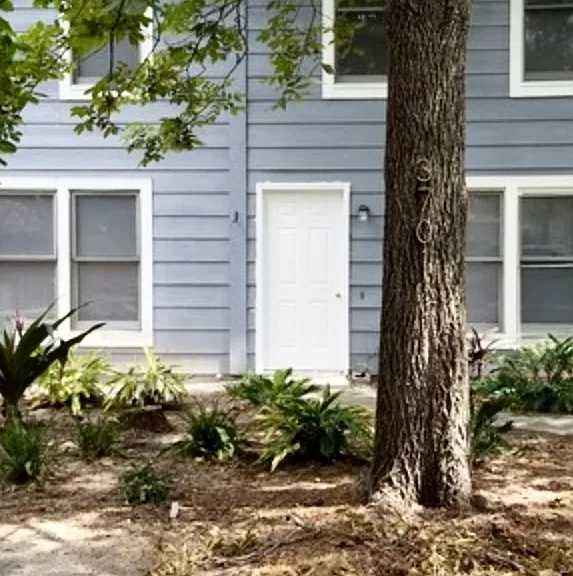 3701 SW 29th Ter #C — Photo 1