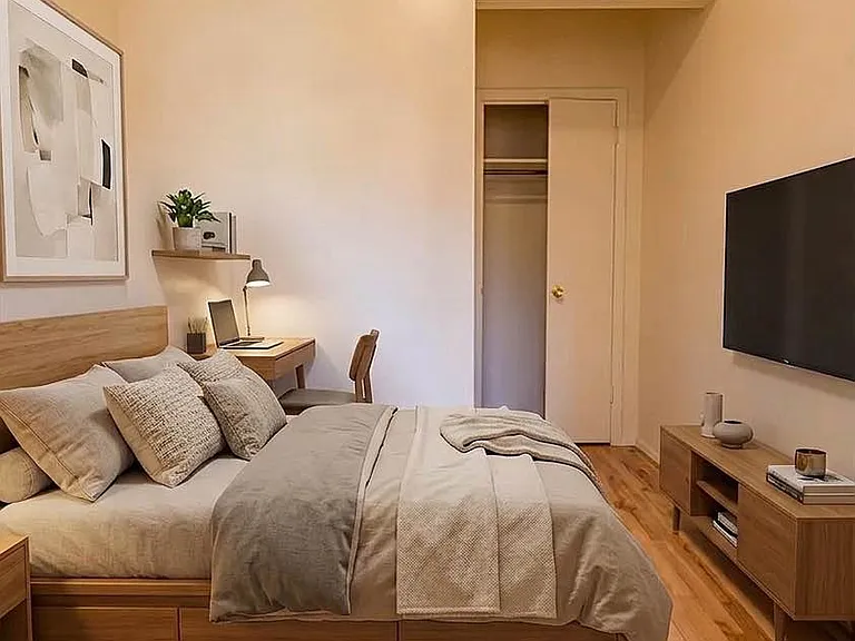 328 E 14th St #18 — Photo 3