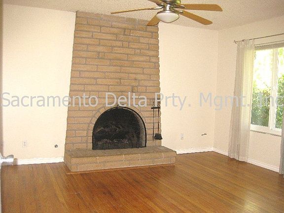 4th image of 8624 Royalglen Way