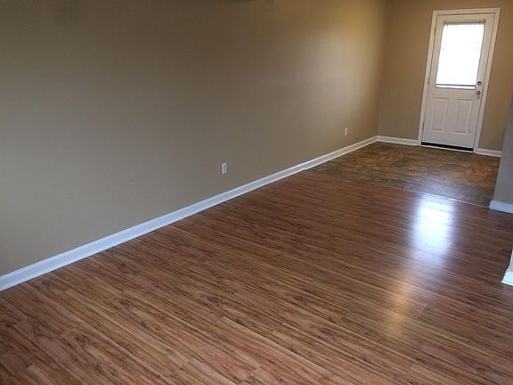 2nd image of 939 Villa Dr APT 9