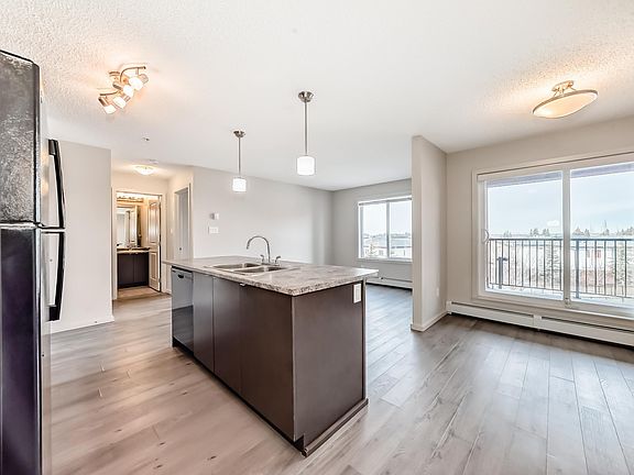 4th image of 344 Windermere Rd NW #332