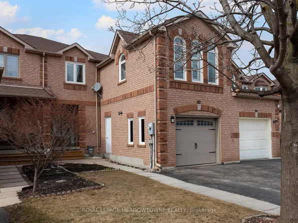82 Mosley Cres, Brampton, ON L6Y 5C8